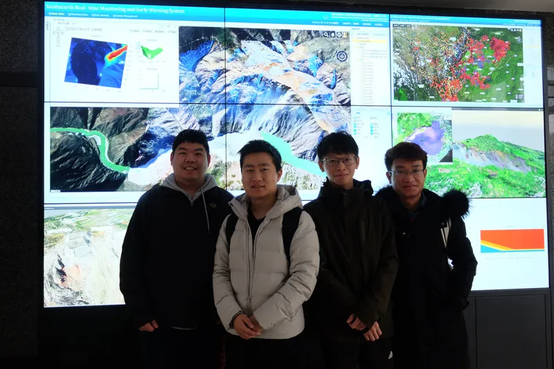 VGE小组到地质灾害防治与地质环境保护国家重点实验室参观交流