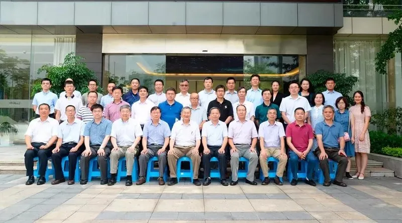 朱庆教授应邀担任广东省卫星导航与位置服务产业技术创新联盟专家委员会副主任