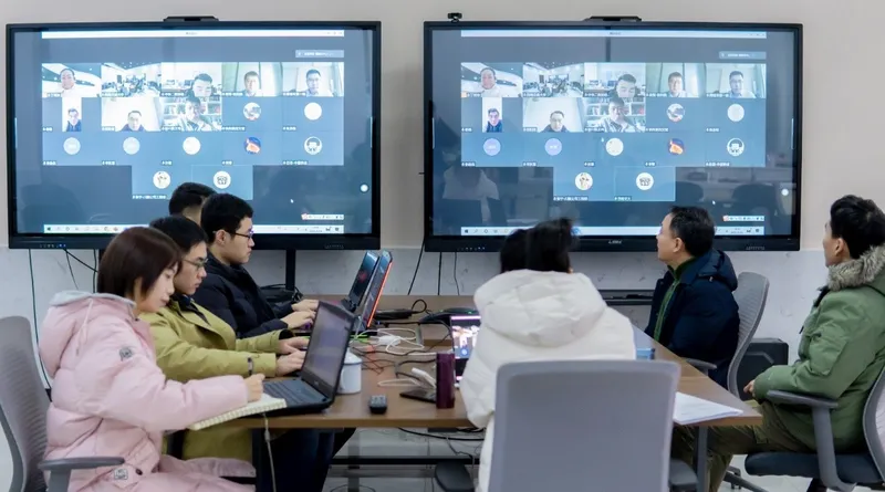 《重大铁路地理地质信息交付标准》（草案）研讨会在我校举行