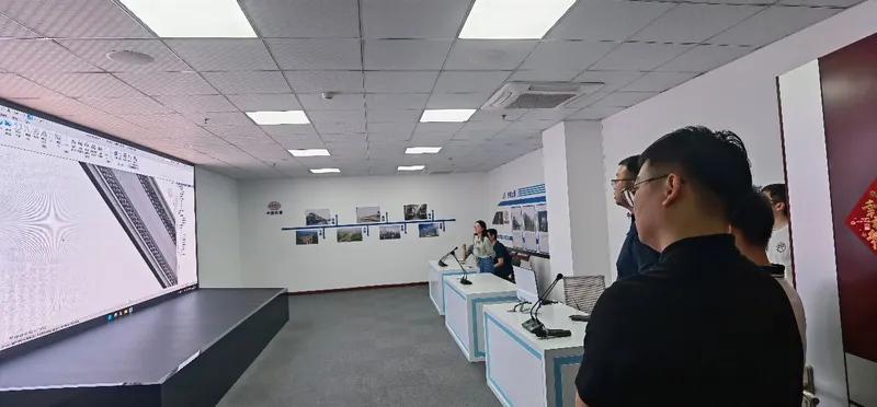 团队胡翰教授带队前往重庆中铁十一局现场调研